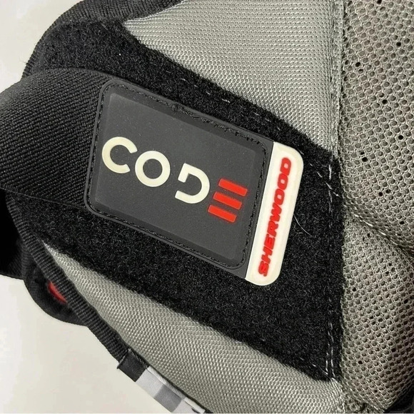 SHERWOOD CODE  I YOUTH SHOULDER PADS - Picture 2 of 5